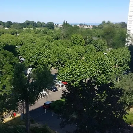 Sawaddee Apartment *